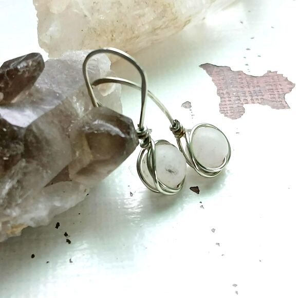 Hammered Rose Quartz Crystal Dangle Earrings, Boho Chic Gemstone Jewelry1.5" - Picture 1 of 4